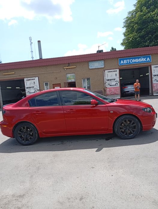 Mazda 3 машина огонь