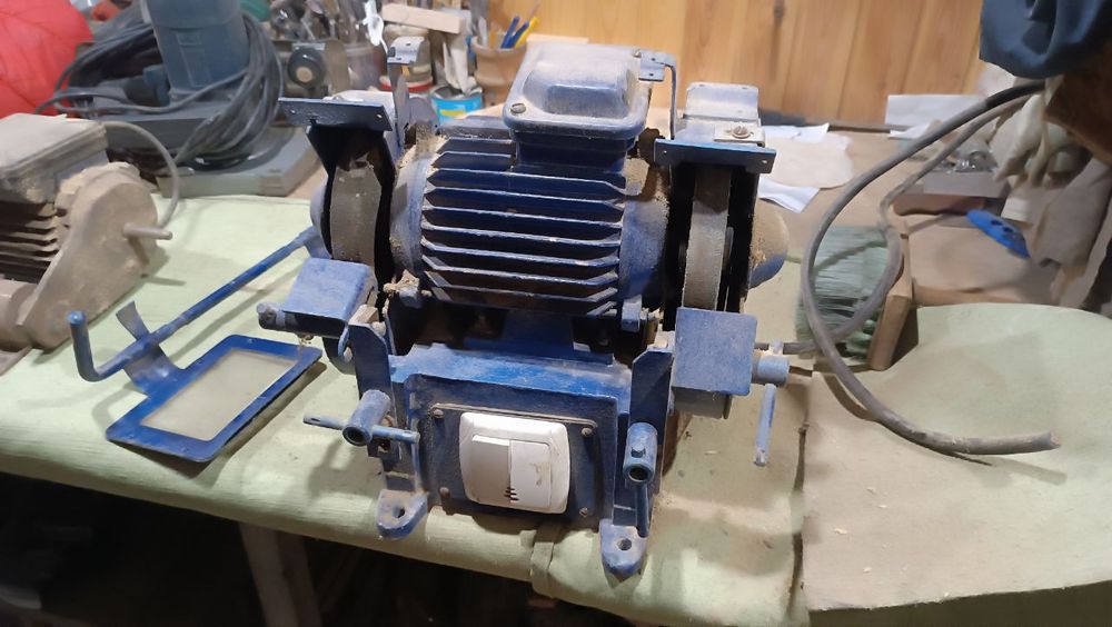 Точильний станок