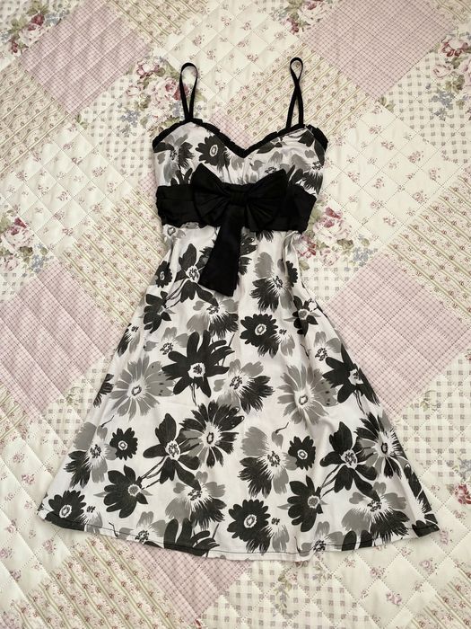 Biała sukienka w kwiatki na ramiączka S 36 M 38 vintage