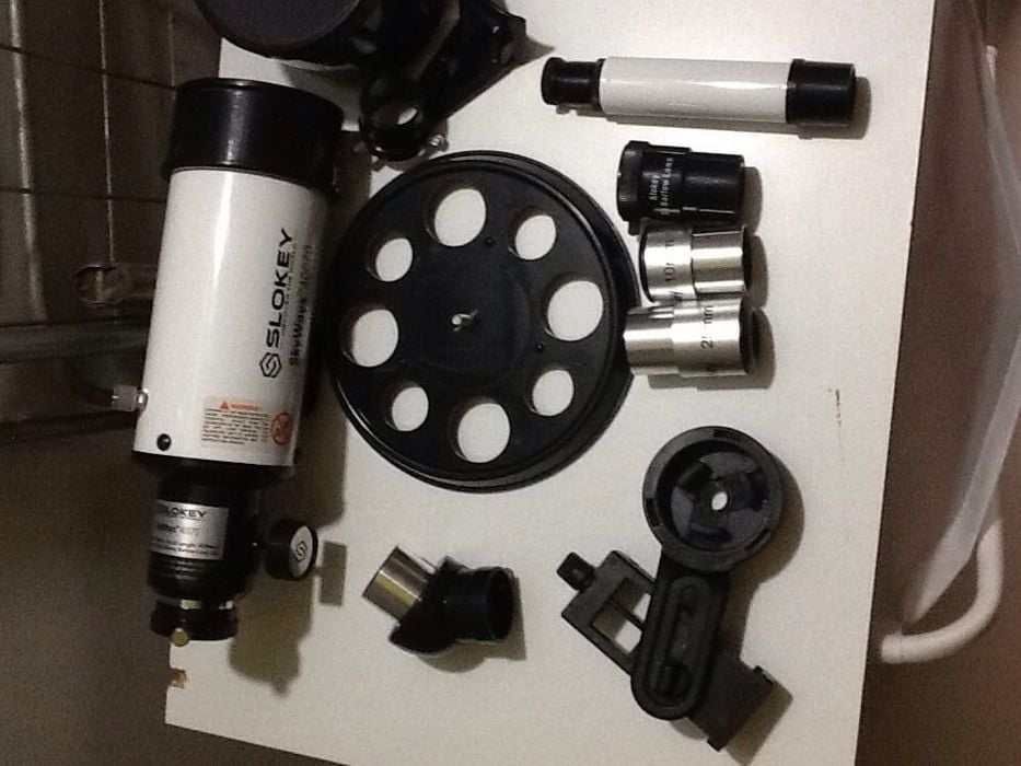 Telescópio com lente, bolsa e acessórios, tripé