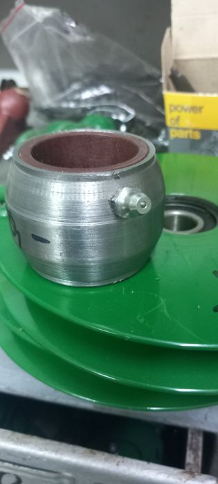 Tuleja wału targańca Volvo 800 i Volvo 1110