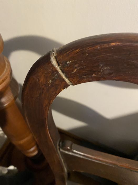 Krzeslo stare skora naturalna