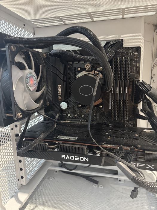 PC gaming Ryzen 5 5600 + RX 6700XT | 32GB | 2TB | Water Cooler | 1000W