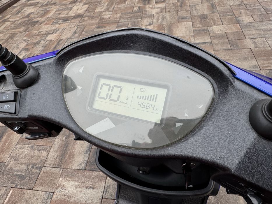 Електроскутер Rover