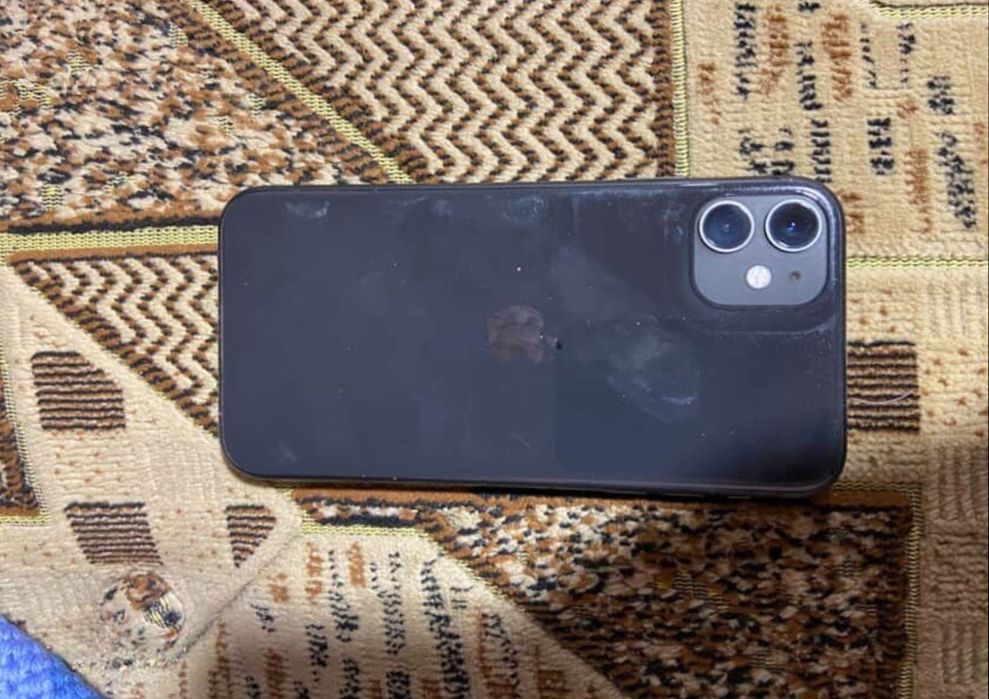 Продам iPhone 11