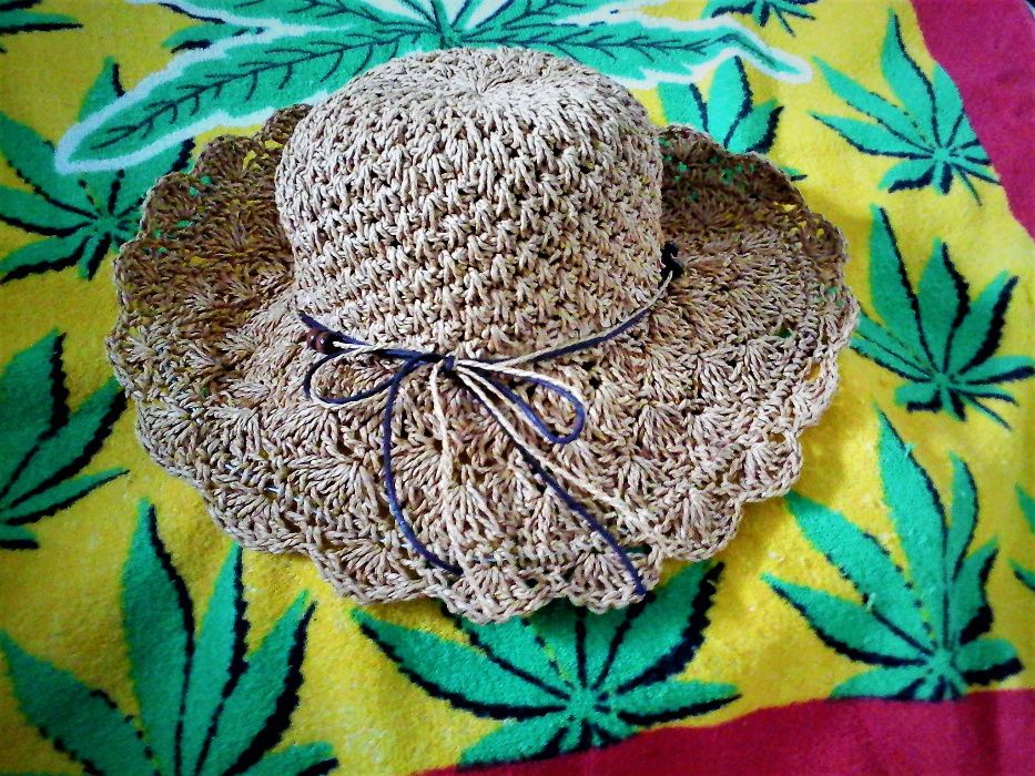 Chapéu de RÁFIA NATURAL, Muito Bonito & ORIGINAL - Novo !