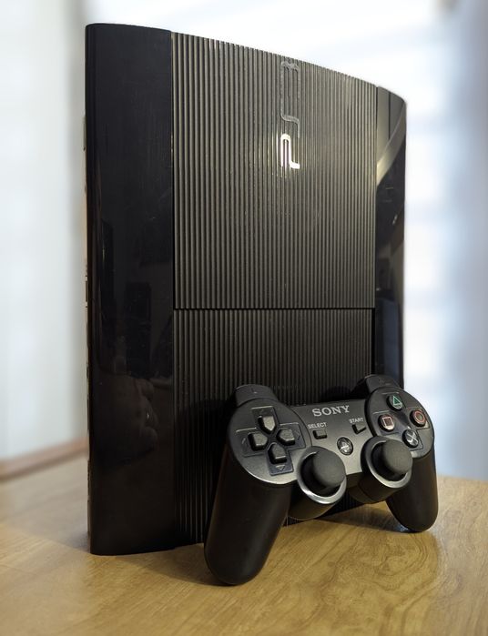 PlayStation 3 Super Slim HEN + Gry