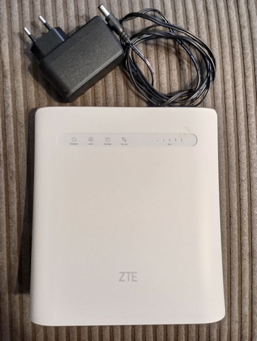 Router ZTE  MF286R