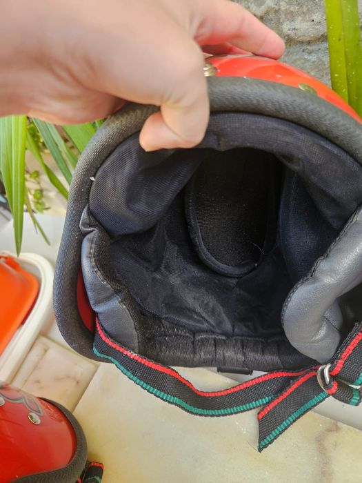 Capacetes e óculos para criança