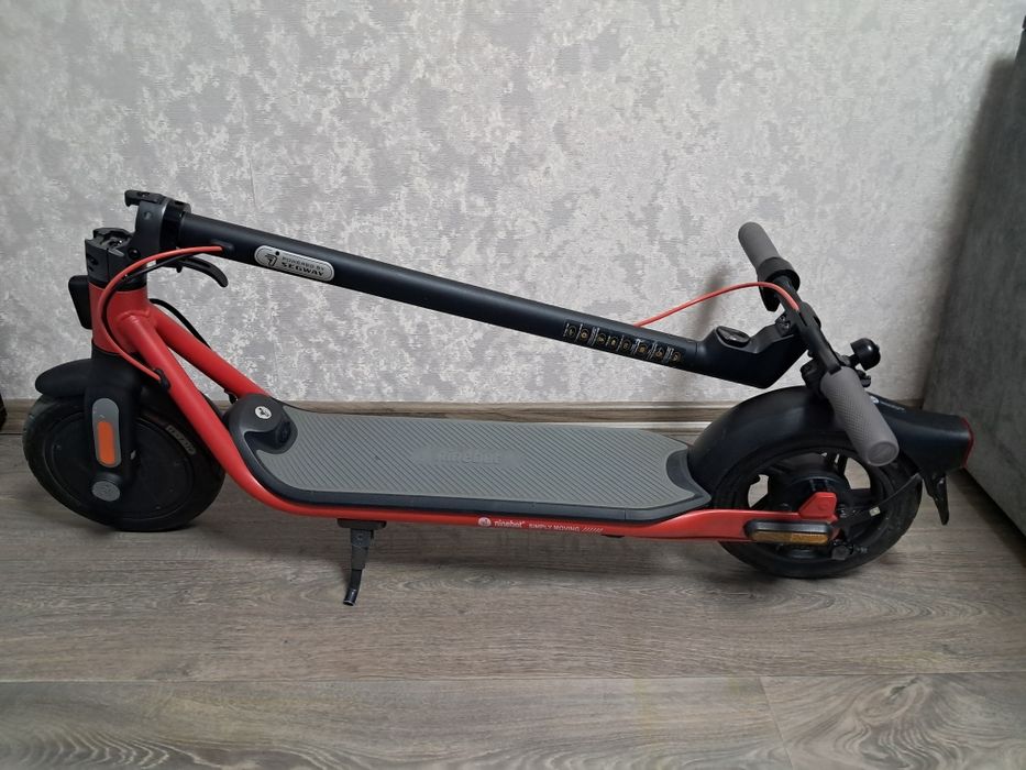 Електросамокат Ninebot