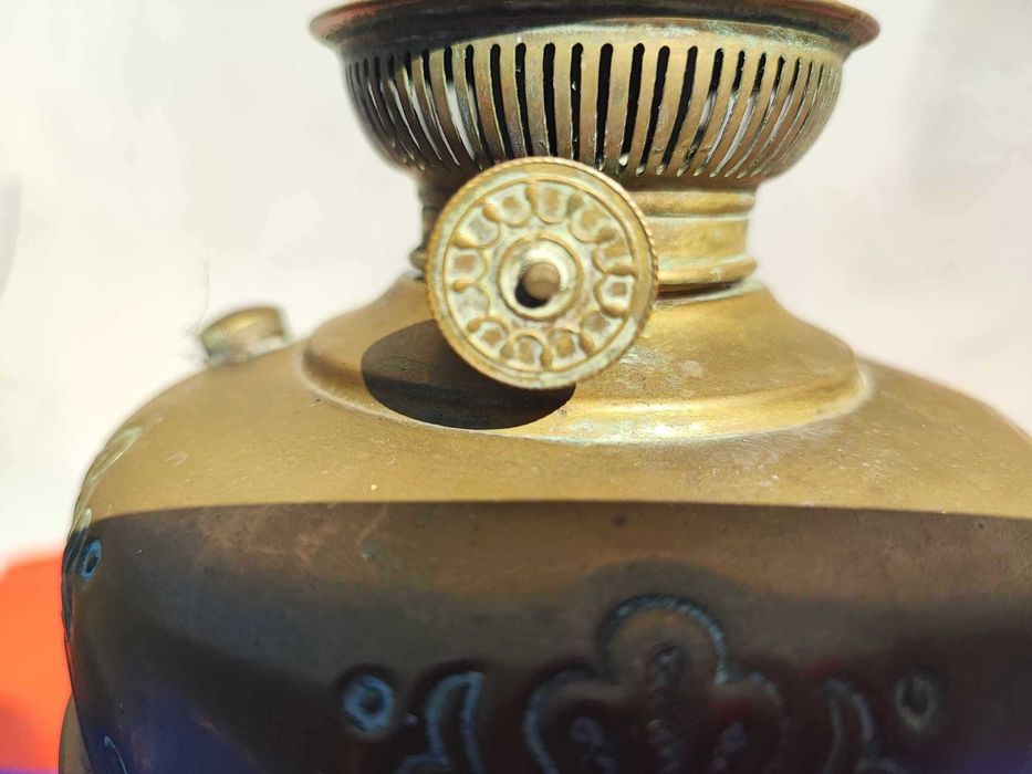 Przedwojenna mosiężna lampa naftowa