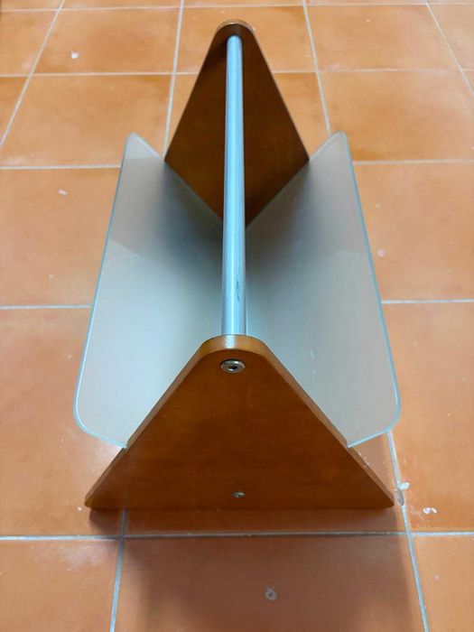 Porta-Revistas Moderno em Metal, Madeira e Vidro