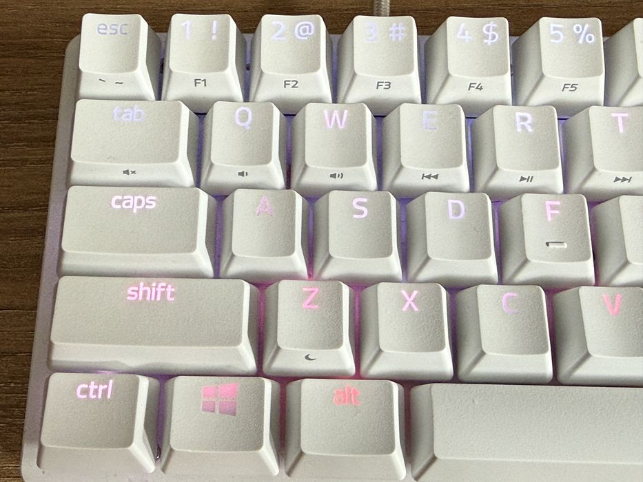 Razer Huntsman Mini RGB 60% - Switches Purple - Excelente Estado
