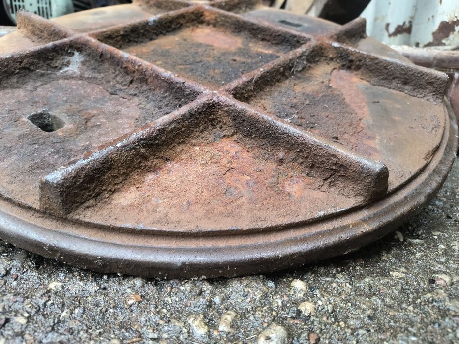 Właz uliczny 25 t używany na szamba studnie