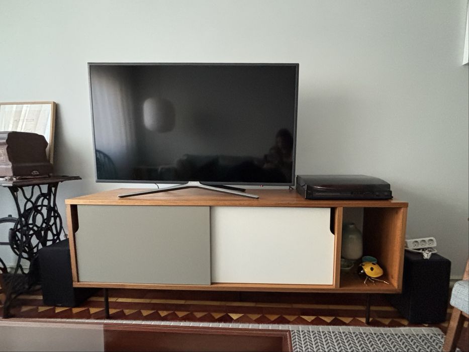 Móvel de TV / Sideboard com arrumação