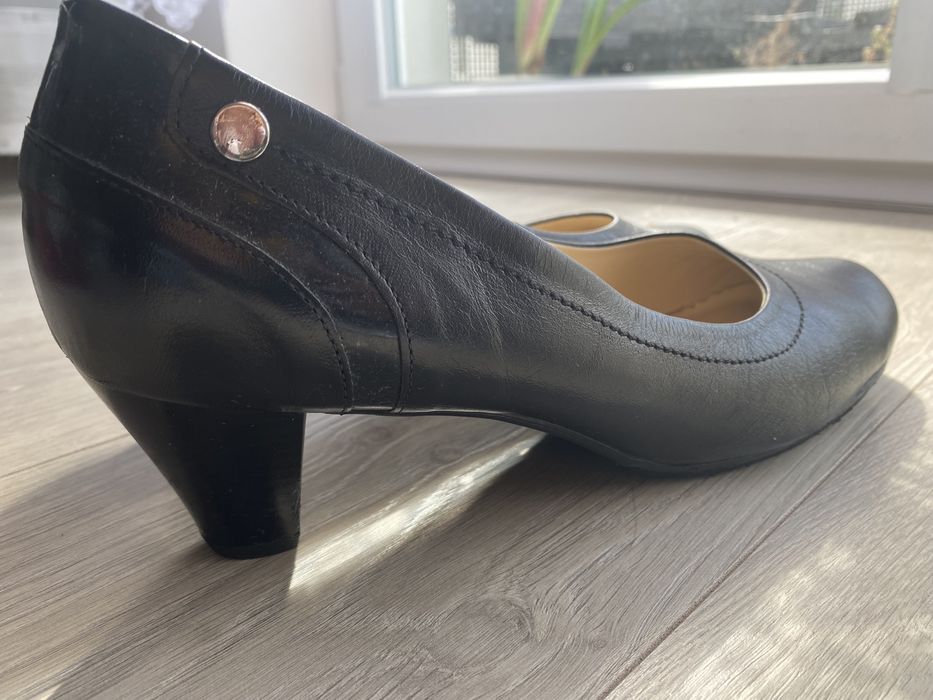 Duże damskie buty 44/45 skóra naturalna półbuty/czółenka czarne