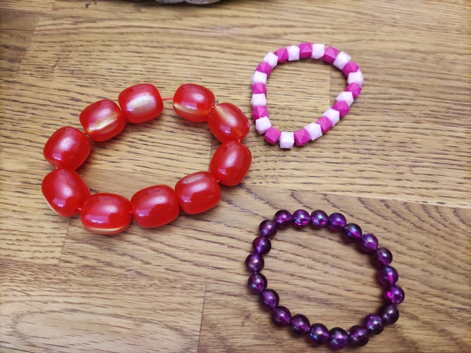 Plastikowe bransoletki