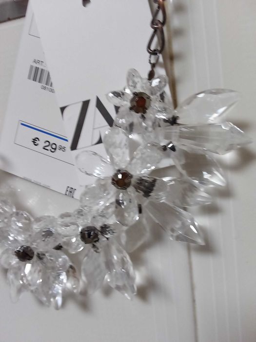 Colar ZARA, Novo, em acrílico, imita bem o vidro. Lindo e Novo.