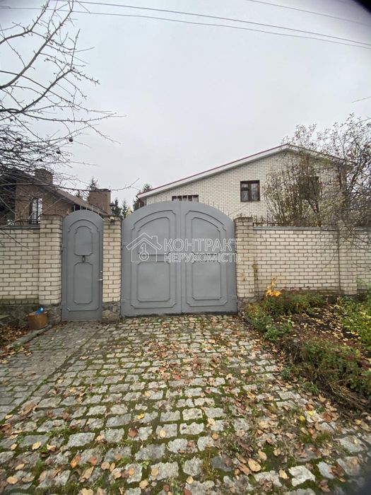 Продаж двоповерхового  будинку в Індустріальному районі