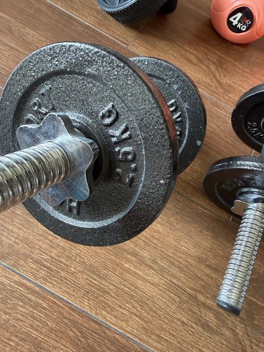 Zestaw do ćwiczeń – hantle regulowane + kettlebell 2×4 kg