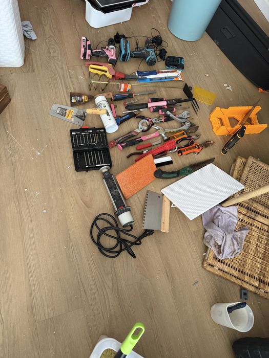 Vendo kit de ferramentas, furadeiras e parafusadeira
