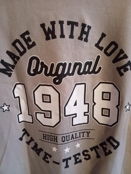 Sprzedam jasną bluzę ze sznureczkiem na dole