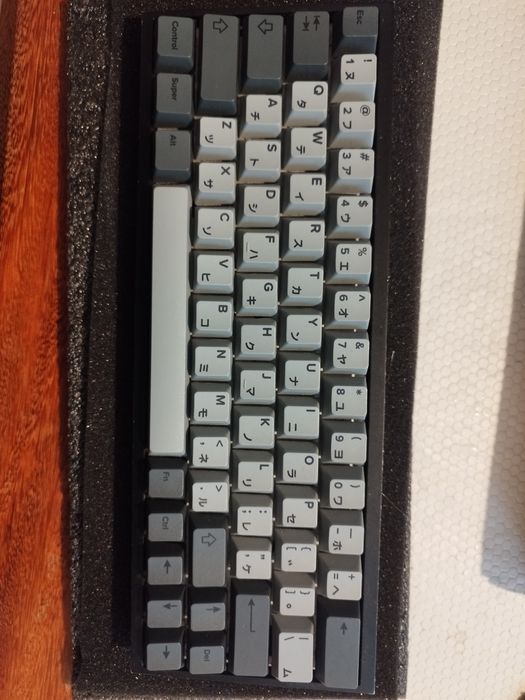 Teclado mecânico KBD fans dzrgb 60