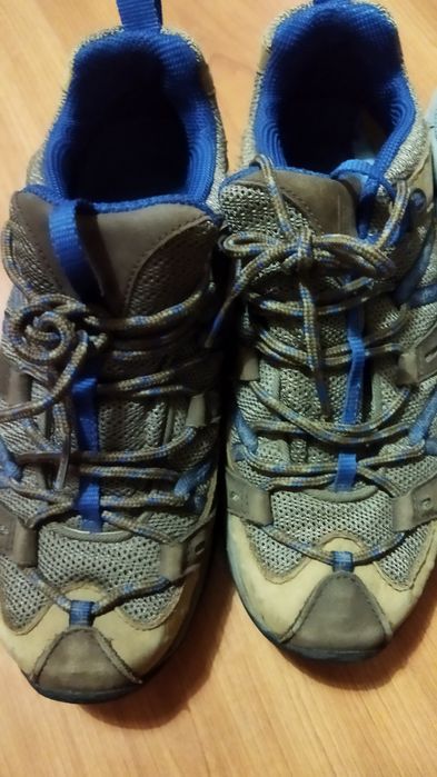 Sapatilhas Merrell e new balence