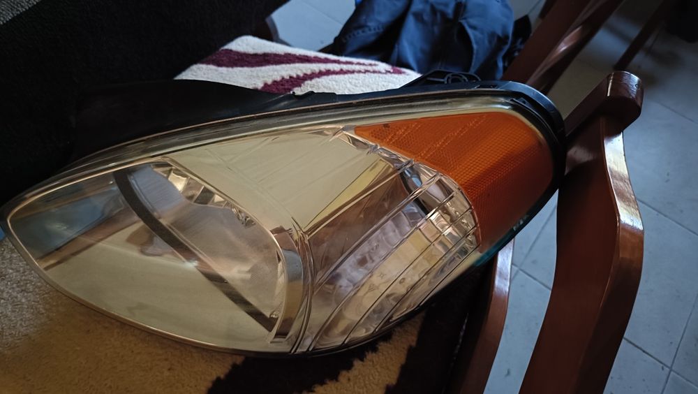 Farol para venda do lado esquerdo