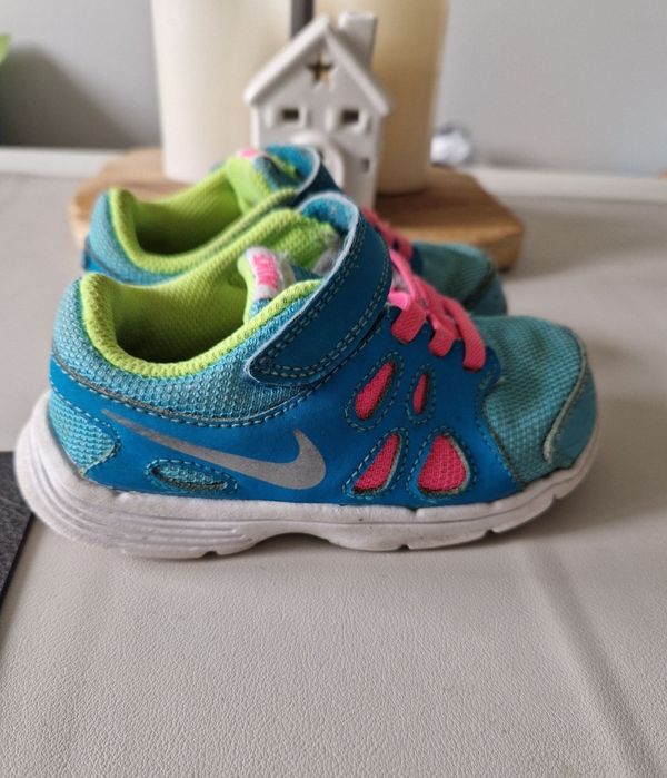 Nike 25 lekkie buty dla dziewczynki adidasy