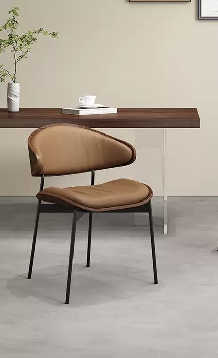 Cadeira e Mesa , quase novas