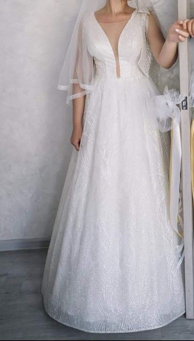 Продам весільну сукню