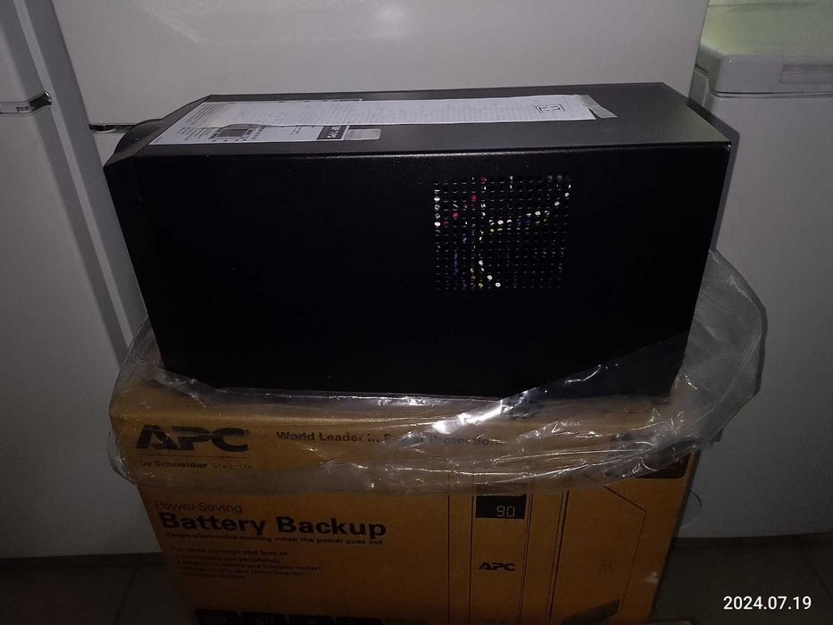 Источник бесперебойного питания безперебійник ИБП ДБЖ SMC1500I