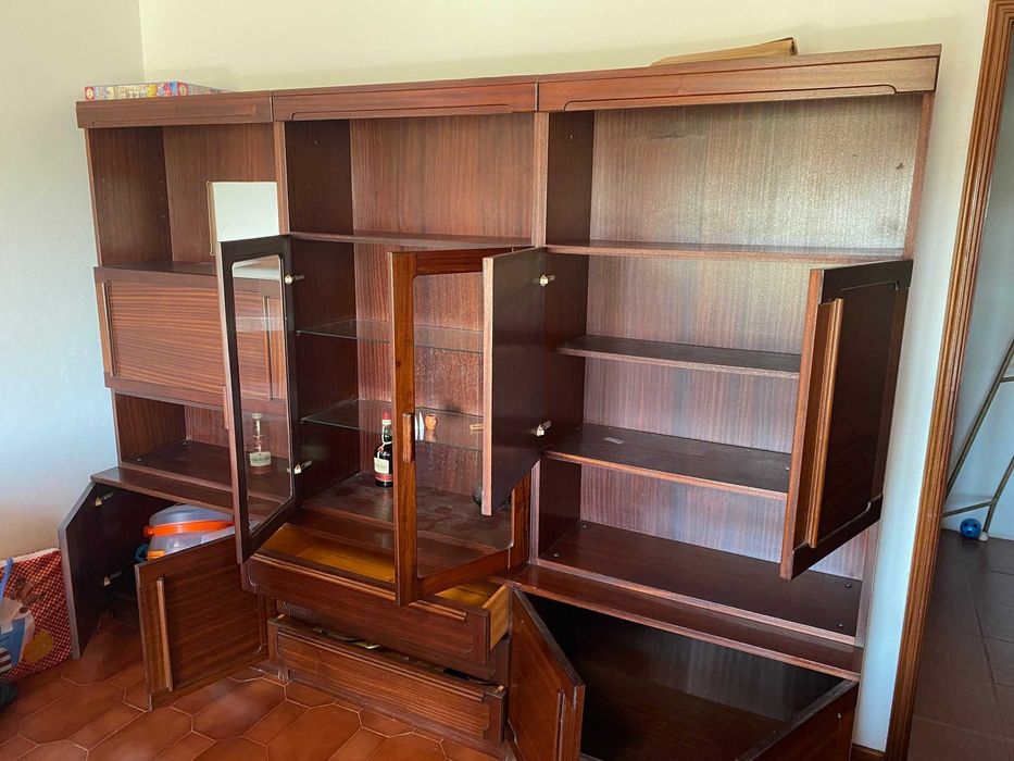Movel de Sala com vitrine