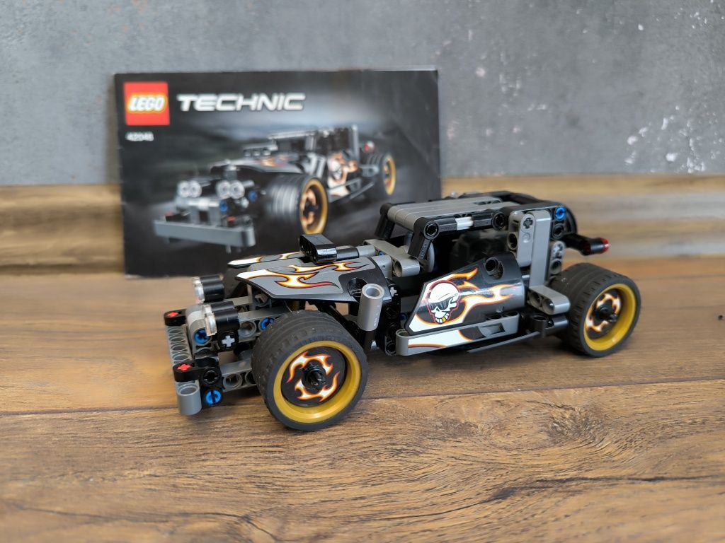 LEGO Техник Гоночный автомобиль для побега