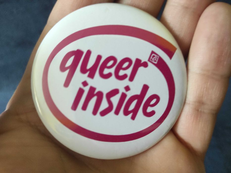 Przypinka Intel Inside - queer inside 58mm