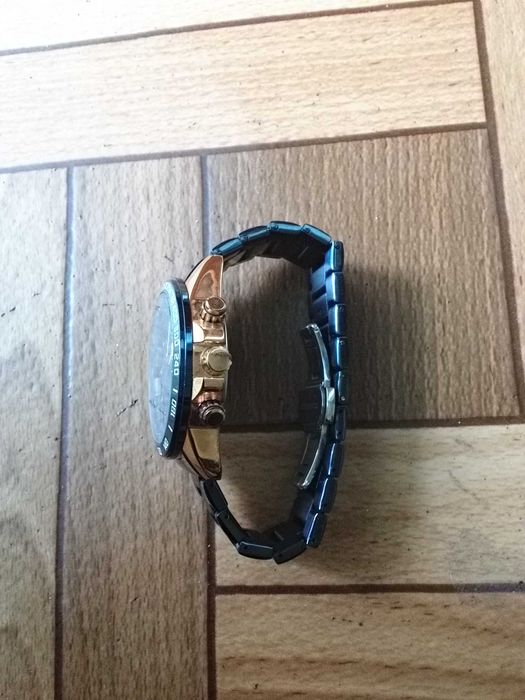 Lige годинник з коробкою