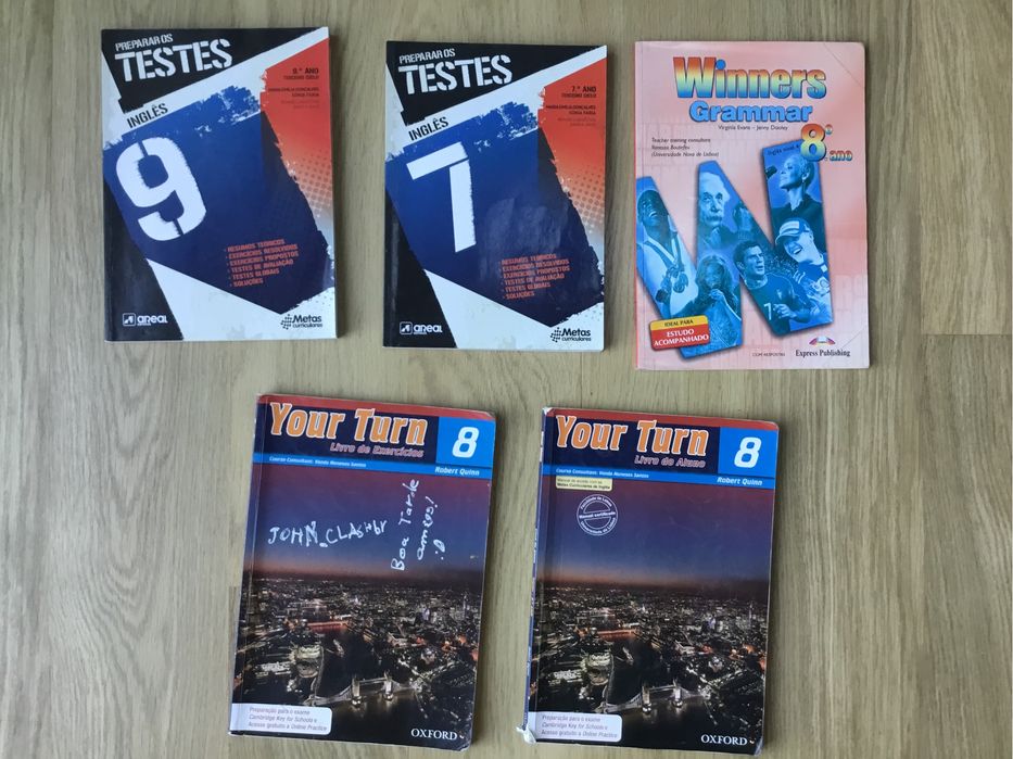 Manual + Caderno de atividades + Gramática Inglês