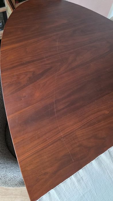 Mesa oval de sala de jantar