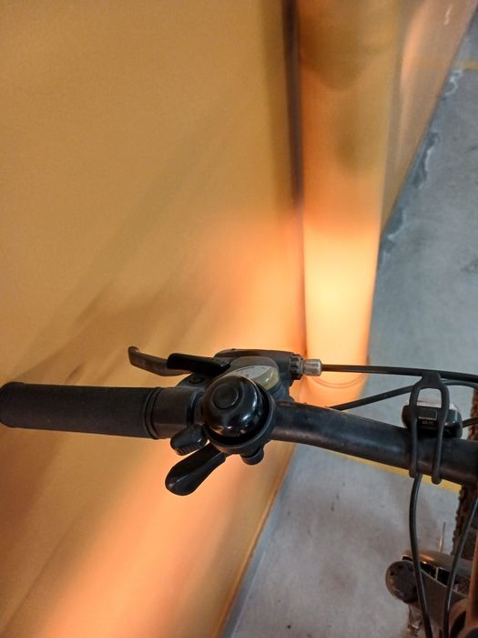 Bicicleta BTT com acessórios