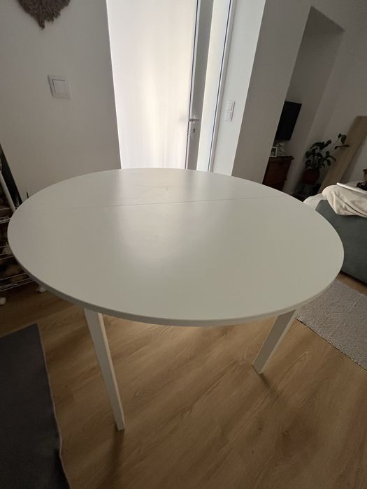 Mesa de Jantar Redonda IKEA Branca (Ø 107 cm) – Apenas 2 Meses de Uso!