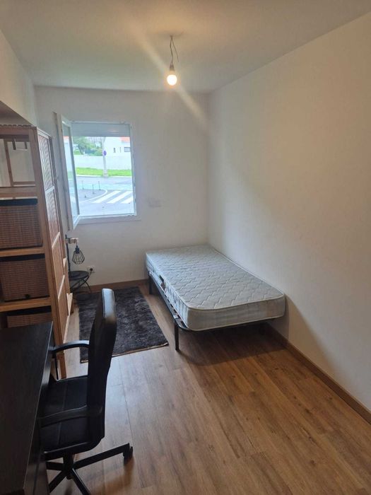 Quarto nos Olivais Sul em T4