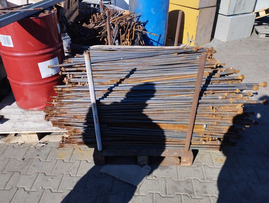 Śruby, pręty stalowe gwintowane  fi 20 fi 16