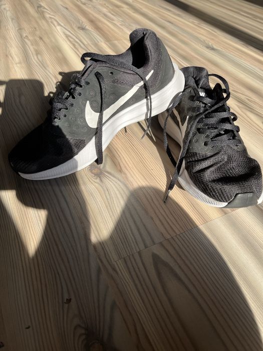 Кроссовки Nike