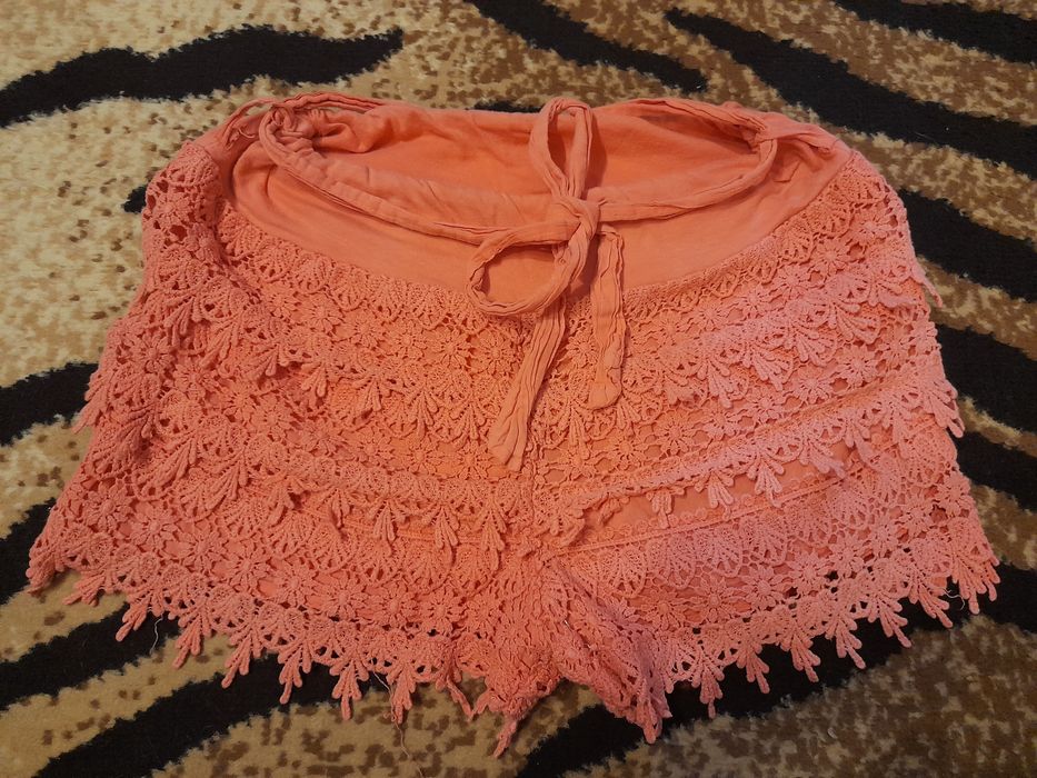 Spodenki koronkowe miętowe lub spodenki koronkowe koralowe włoskie SML