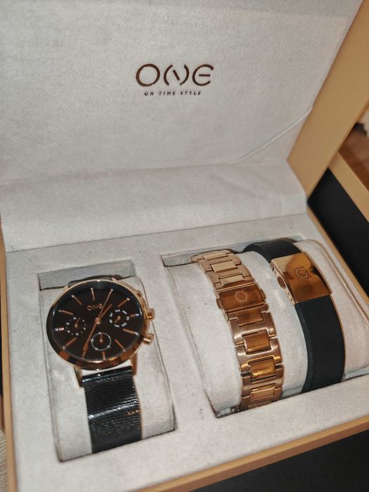* * Relógio ONE Box set vx9J Original + 2 braceletes OL8367IC92L* *