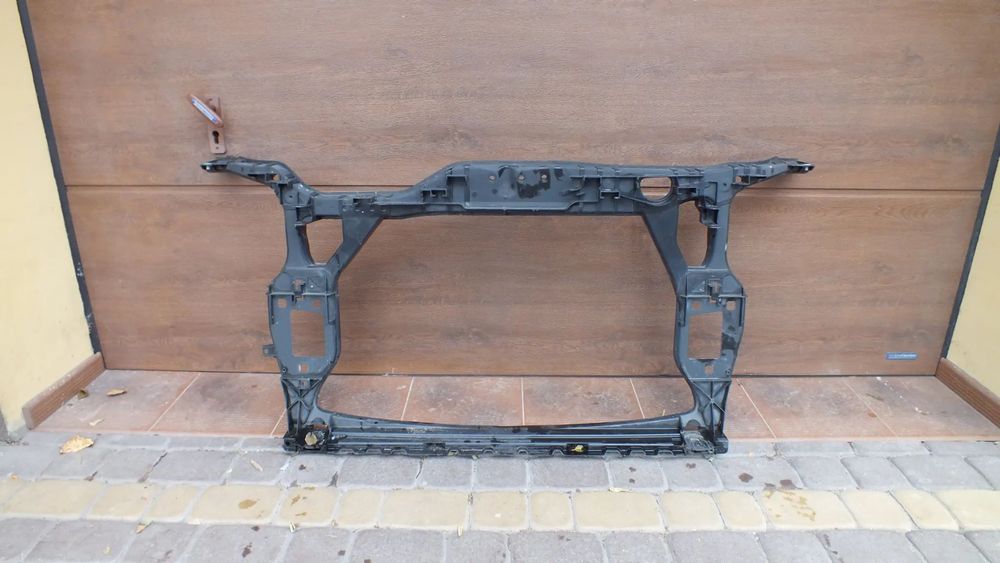 Pas przedni wzmocnienie Audi A4 B8 8k0