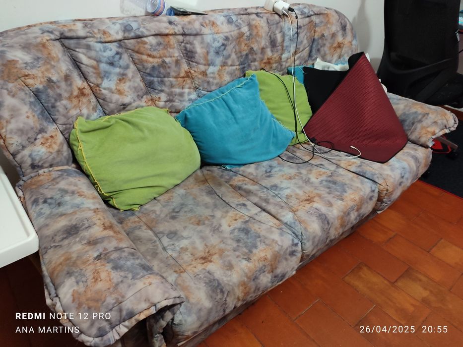 Vende-se sofá 3 lugares