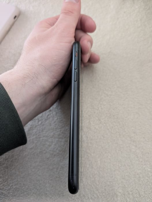 Apple  iPhone XR