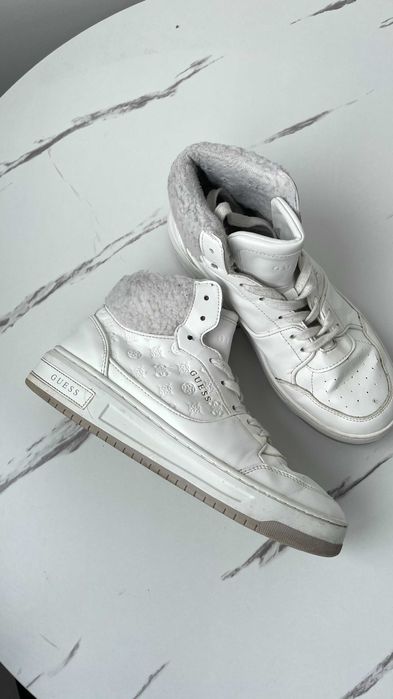 Guess демісезонні ботінки 40 розмір оригінал